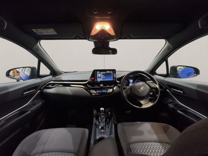 2025 Toyota C-hr