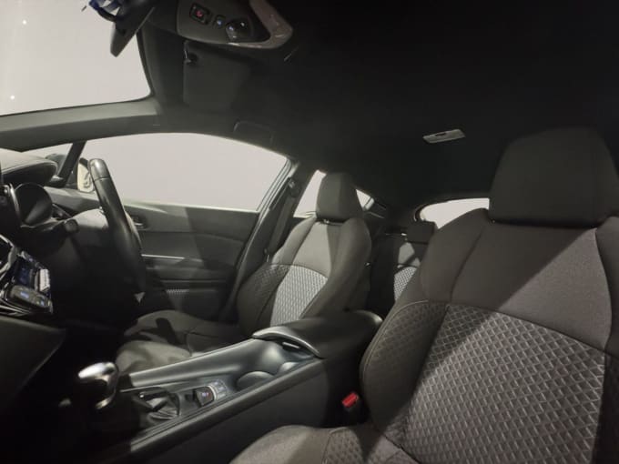 2025 Toyota C-hr