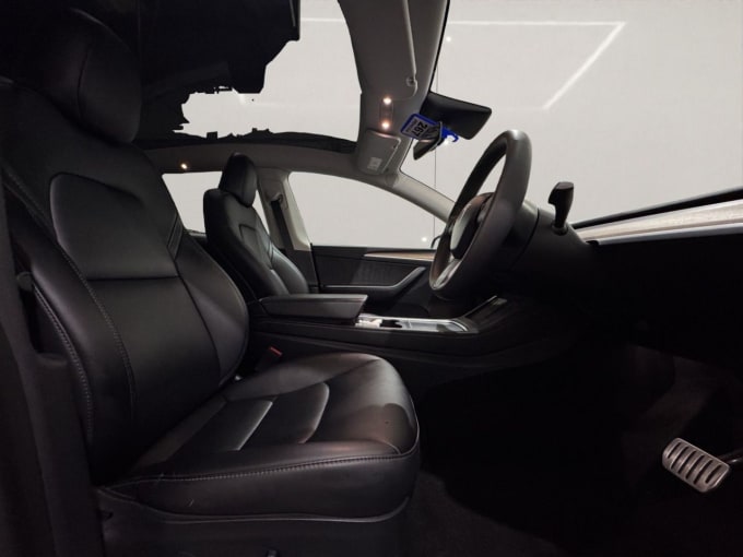 2025 Tesla Model Y
