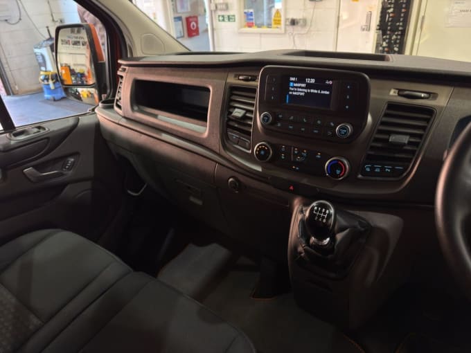 2025 Ford Transit Custom