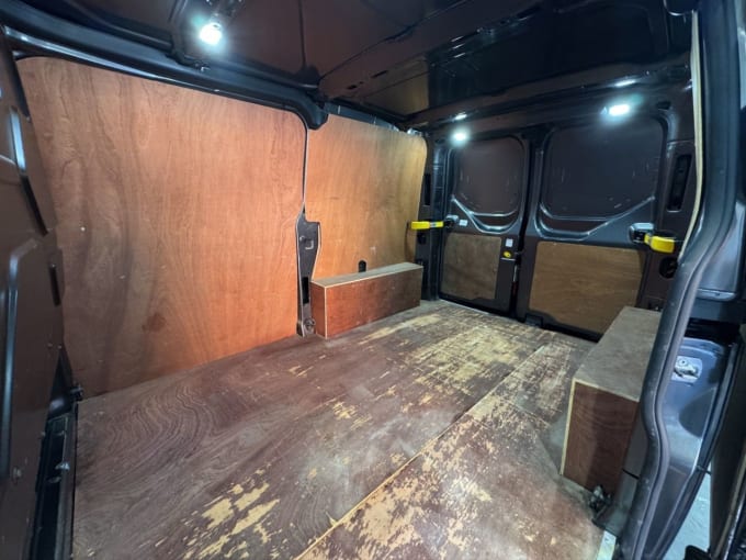 2025 Ford Transit Custom