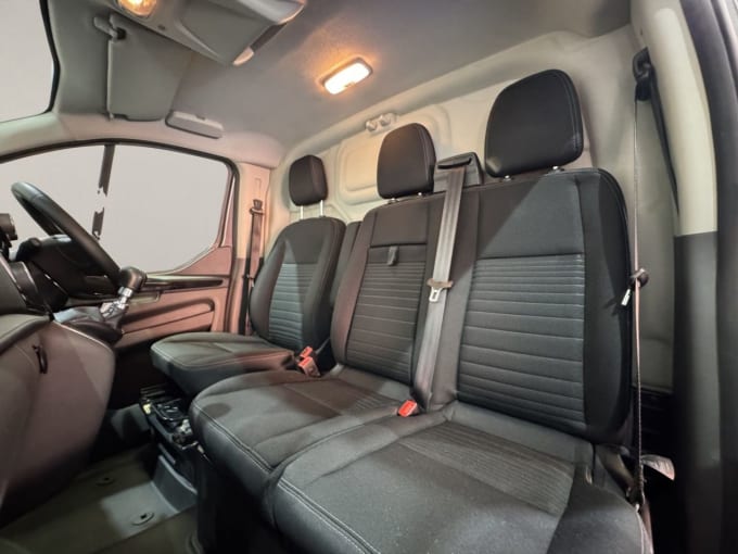 2025 Ford Transit Custom
