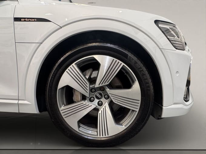 2025 Audi E-tron