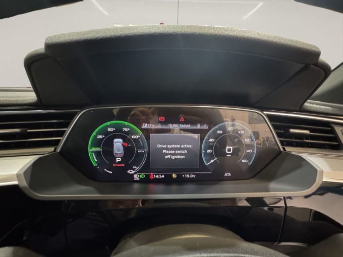 2025 Audi E-tron
