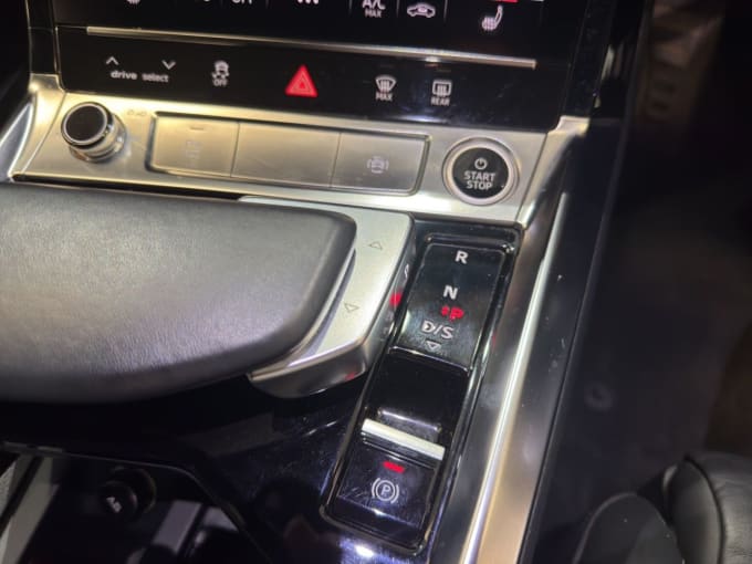 2025 Audi E-tron