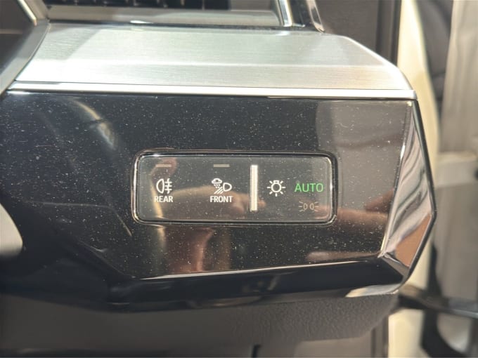 2025 Audi E-tron