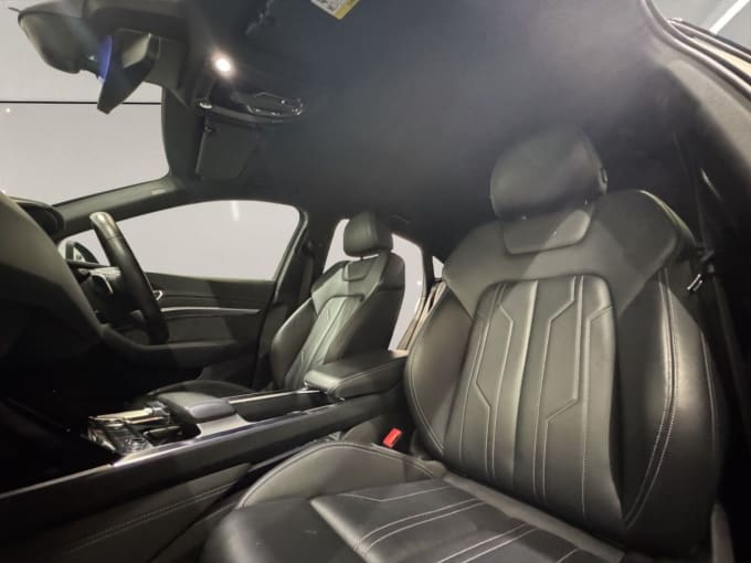 2025 Audi E-tron