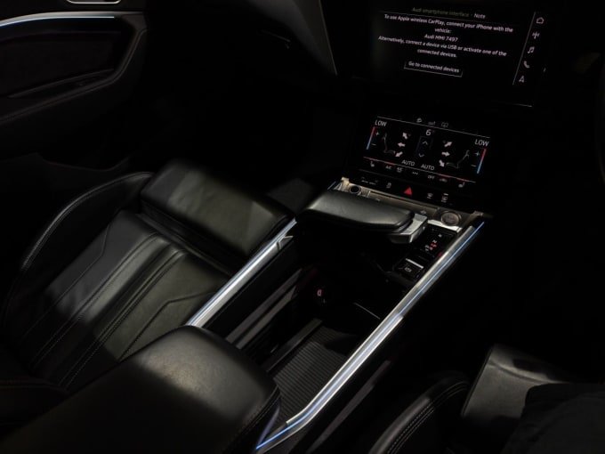 2025 Audi E-tron