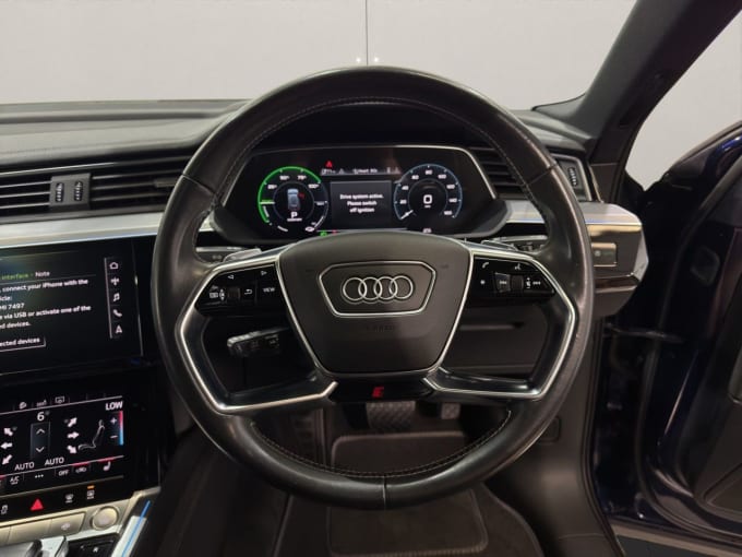 2025 Audi E-tron