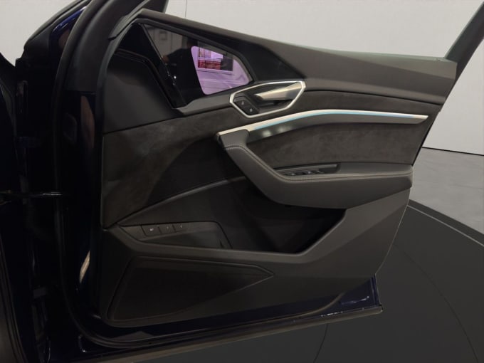 2025 Audi E-tron