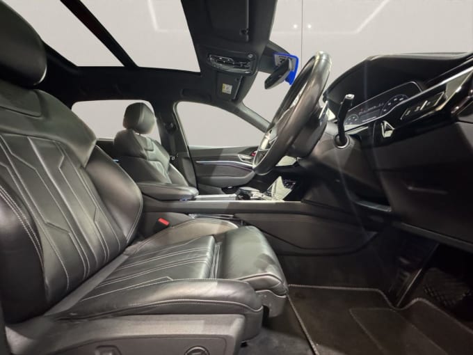 2025 Audi E-tron