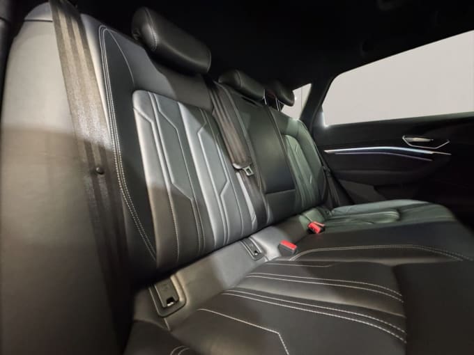 2025 Audi E-tron