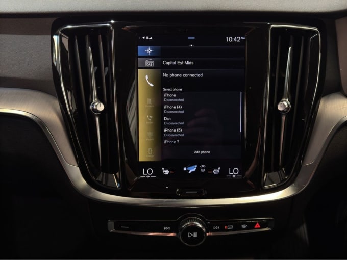 2025 Volvo V60