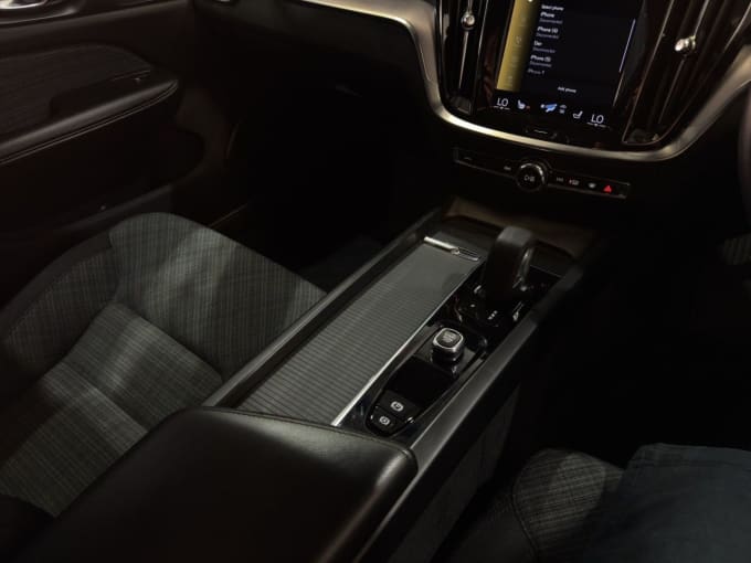 2025 Volvo V60