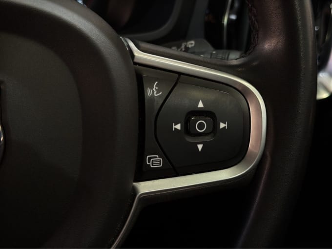 2025 Volvo V60