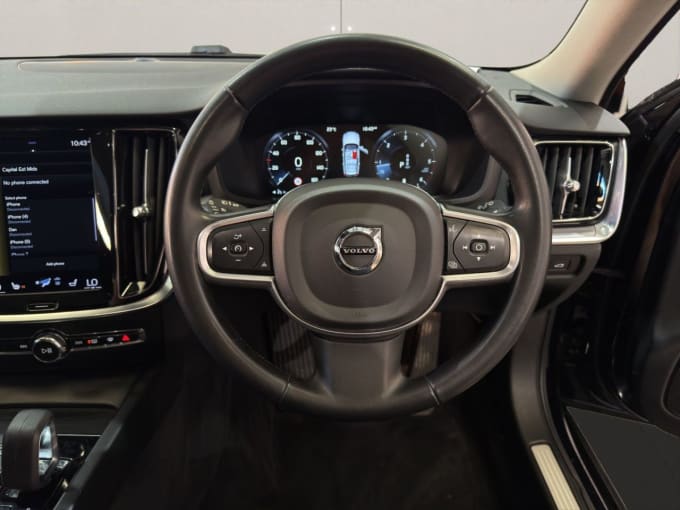 2025 Volvo V60