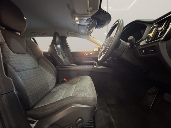 2025 Volvo V60