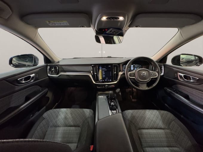 2025 Volvo V60