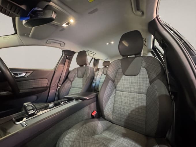 2025 Volvo V60