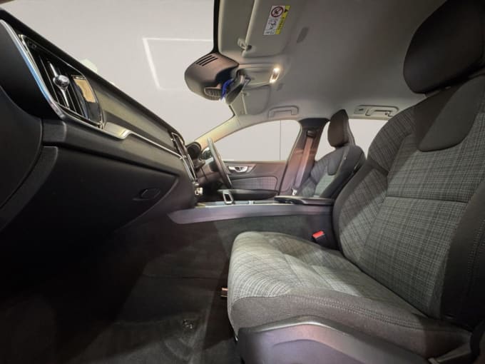 2025 Volvo V60