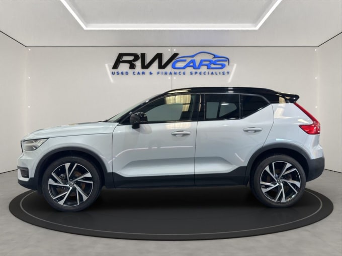 2025 Volvo Xc40