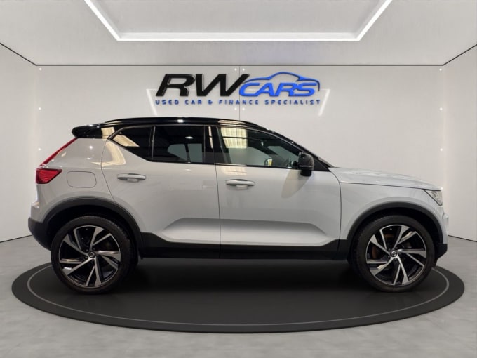 2025 Volvo Xc40