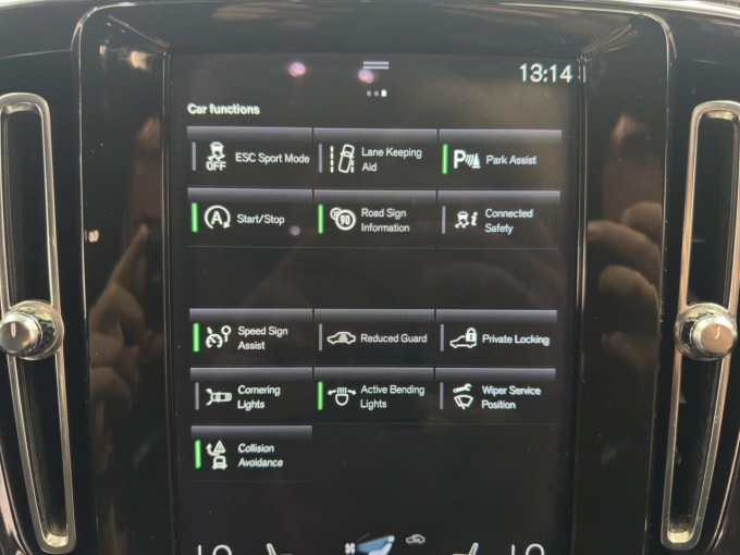 2025 Volvo Xc40