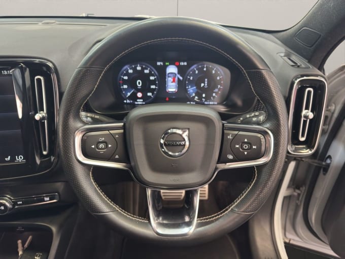 2025 Volvo Xc40