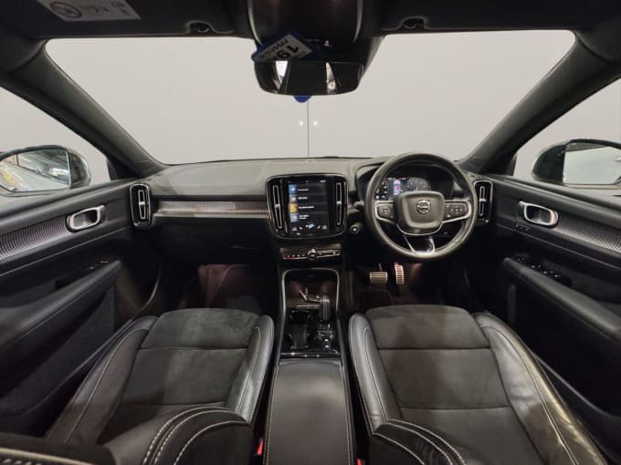 2025 Volvo Xc40