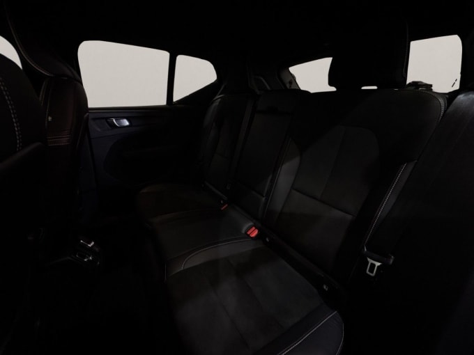 2025 Volvo Xc40