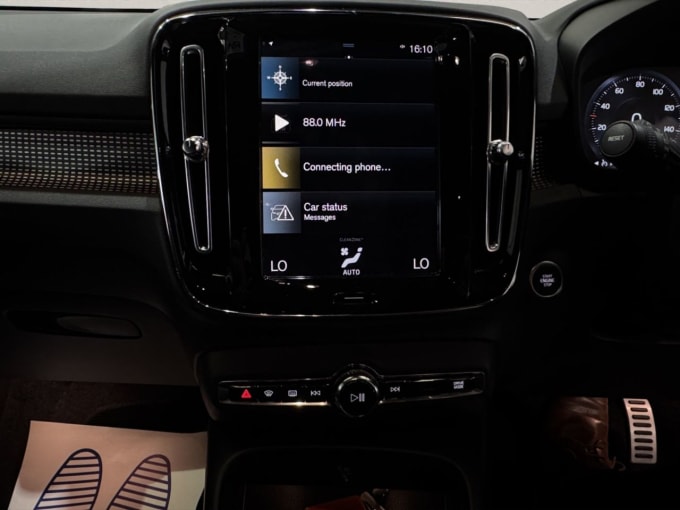 2025 Volvo Xc40