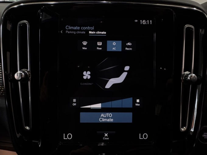 2025 Volvo Xc40