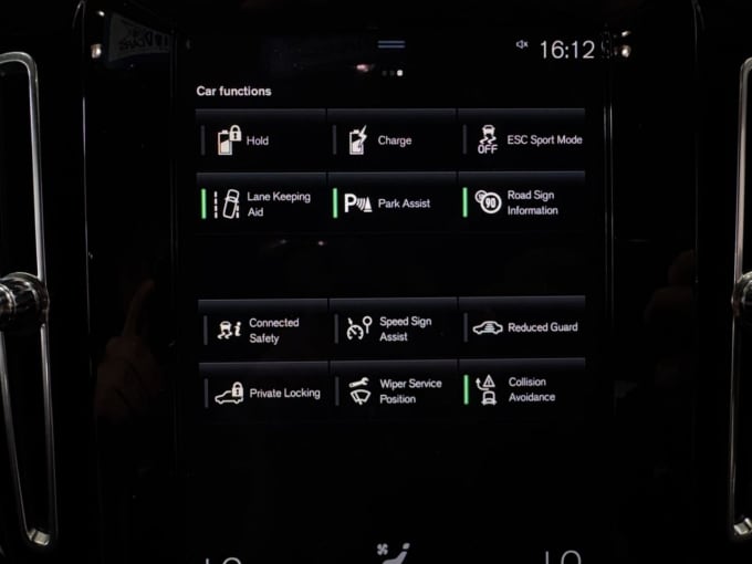 2025 Volvo Xc40