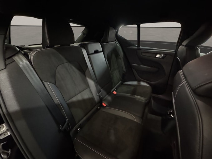 2025 Volvo Xc40