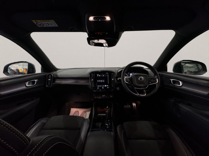 2025 Volvo Xc40