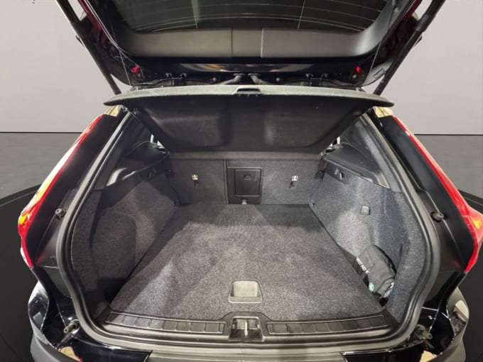 2025 Volvo Xc40