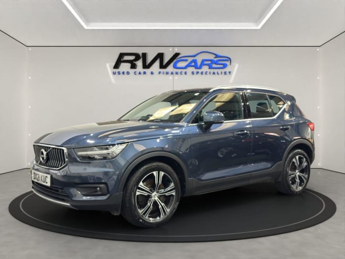 2025 Volvo Xc40