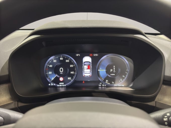 2025 Volvo Xc40