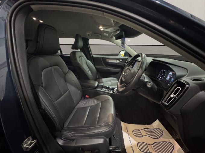 2025 Volvo Xc40