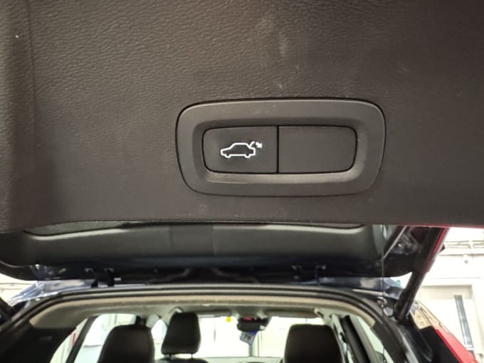 2025 Volvo Xc40