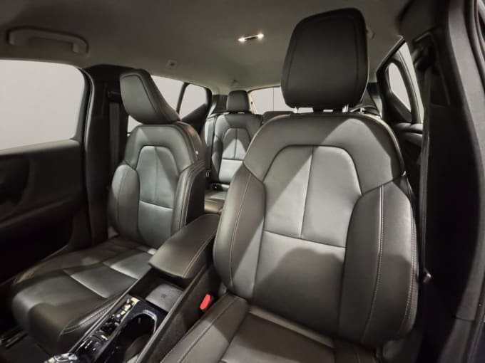 2025 Volvo Xc40