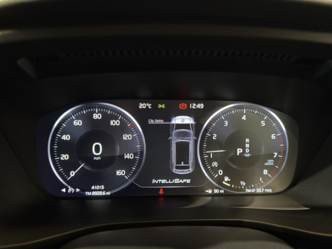 2025 Volvo Xc40