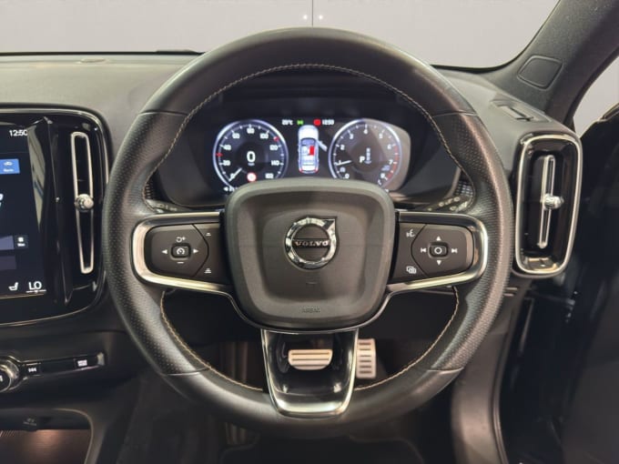 2025 Volvo Xc40
