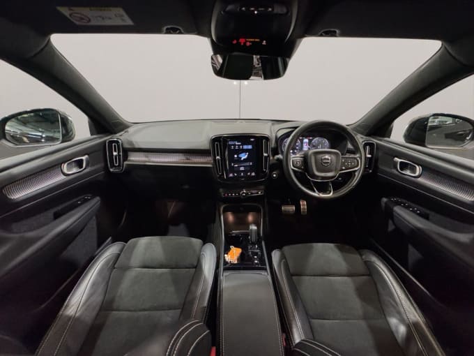 2025 Volvo Xc40
