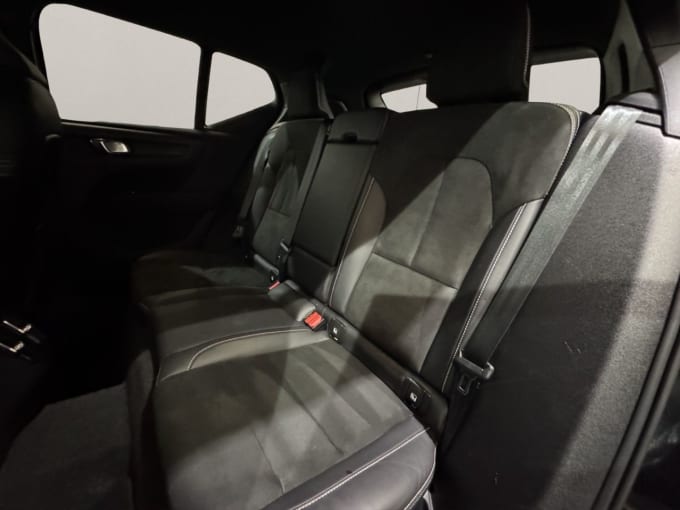 2025 Volvo Xc40