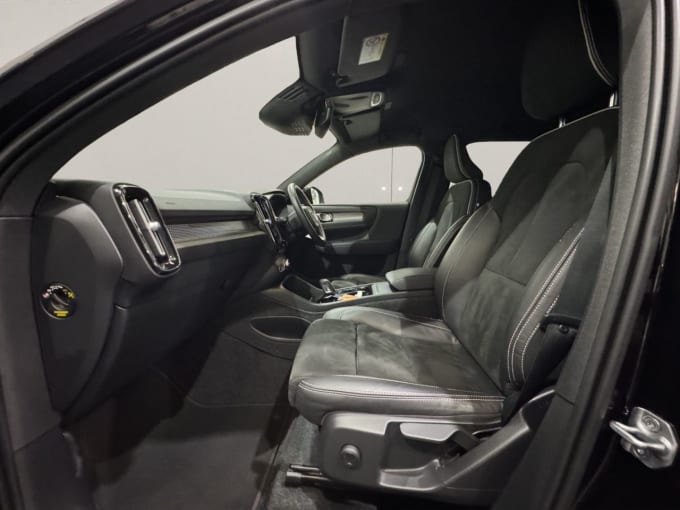 2025 Volvo Xc40