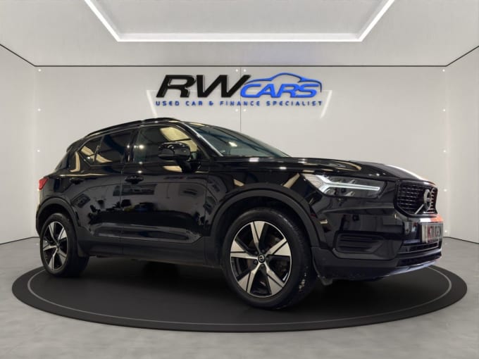 2025 Volvo Xc40