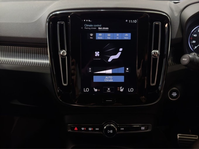 2025 Volvo Xc40