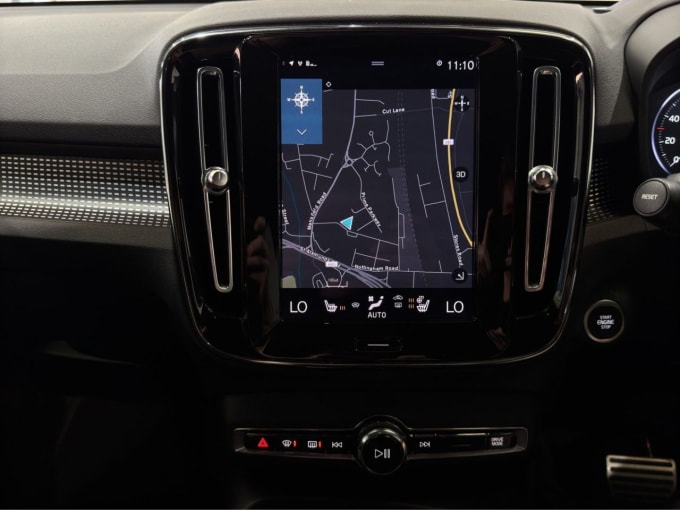 2025 Volvo Xc40