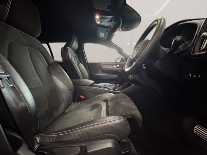 2025 Volvo Xc40